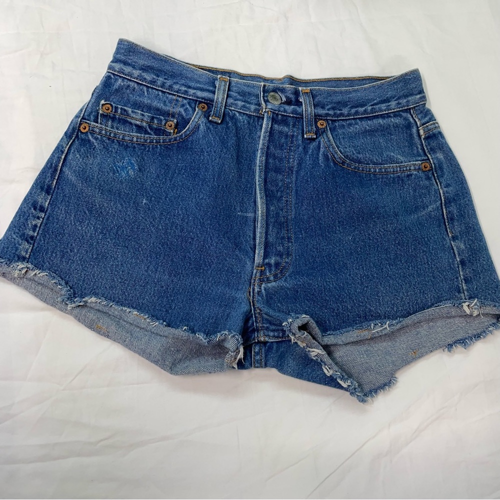 Vintage Levi’s Original Women’s Size 31 501 Button Fly Cut Off Jean Shorts